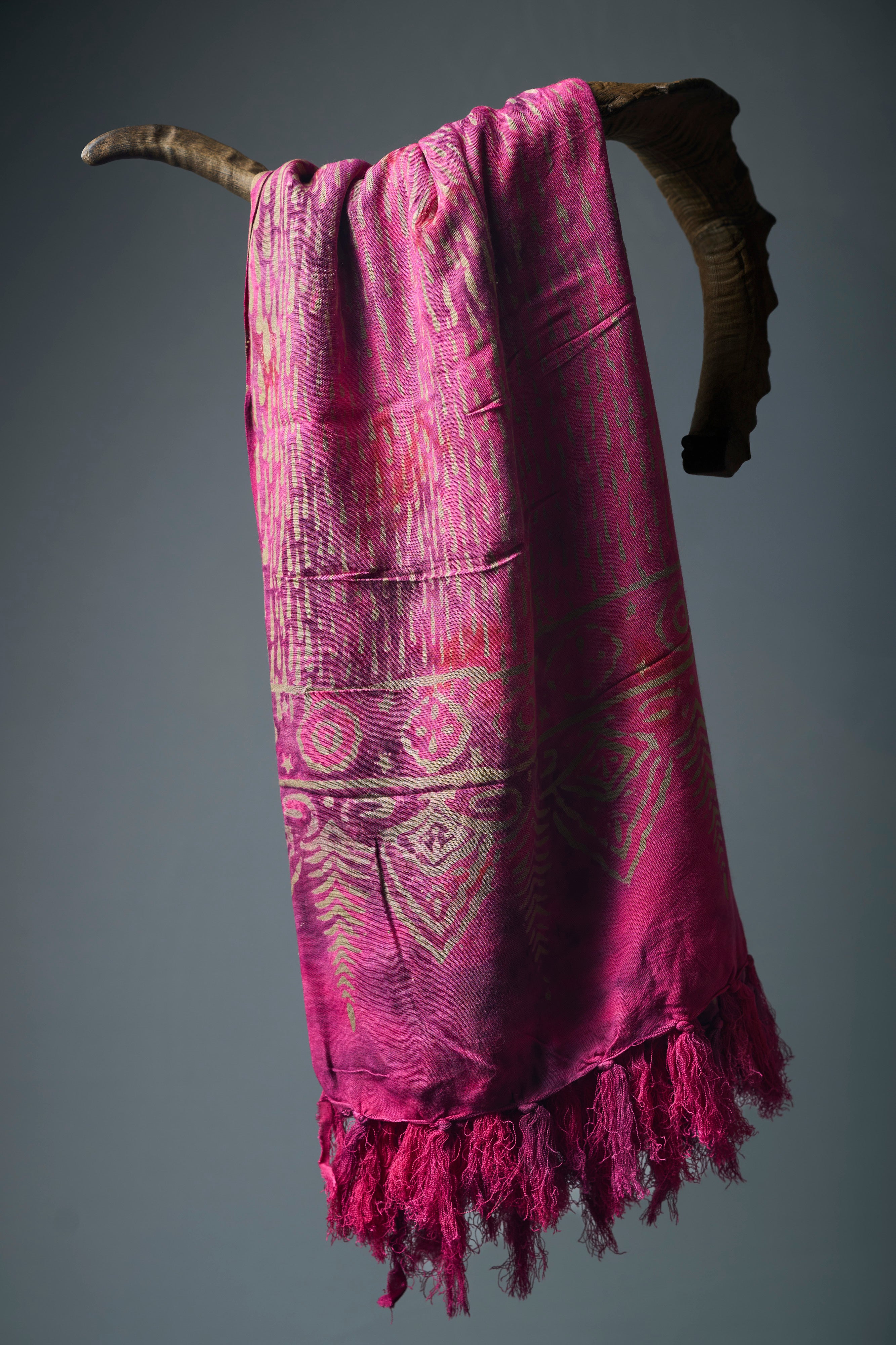 Luxe rayon sarong roze/paars/goud - Stijlvolle, lichte cover-up & strandhanddoek