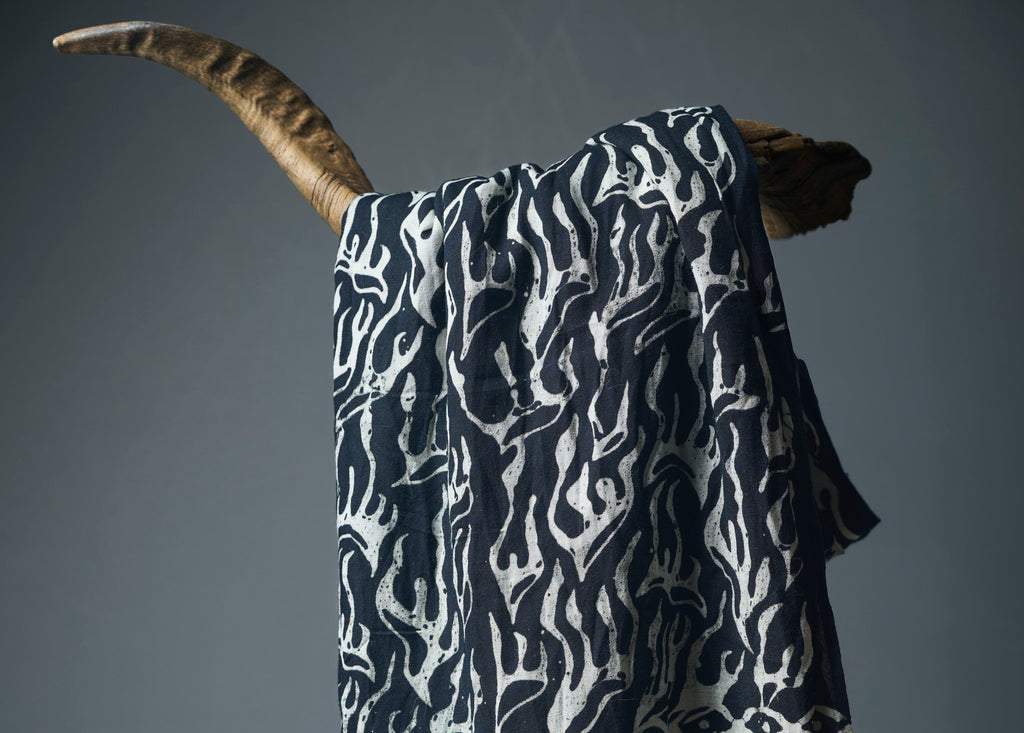 Luxe rayon sarong zwart/wit - Stijlvolle, lichte cover-up & strandhanddoek